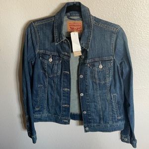 Levi’s women’s denim jacket